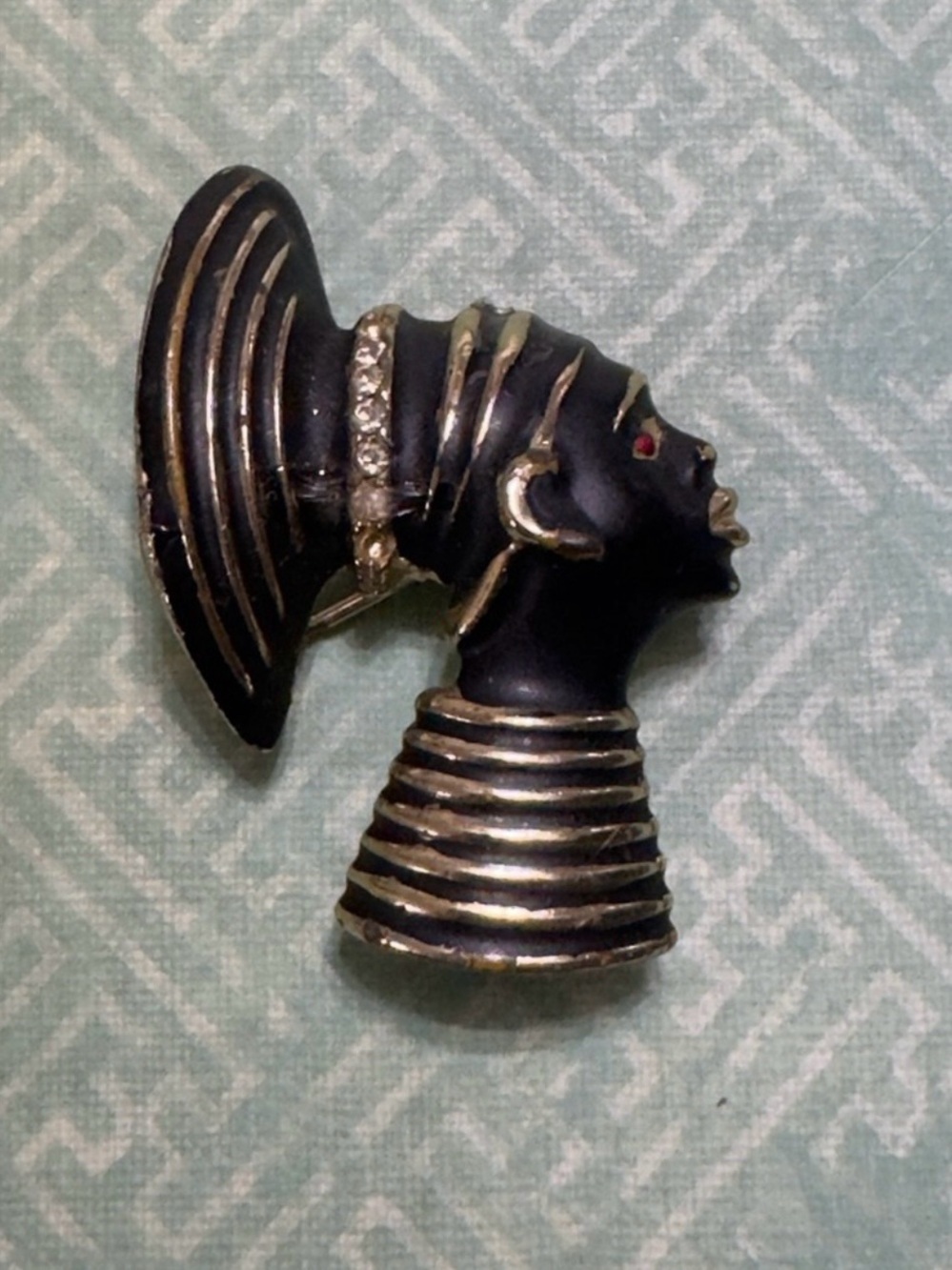 VINTAGE EGYPTIAN STYLE BROOCH